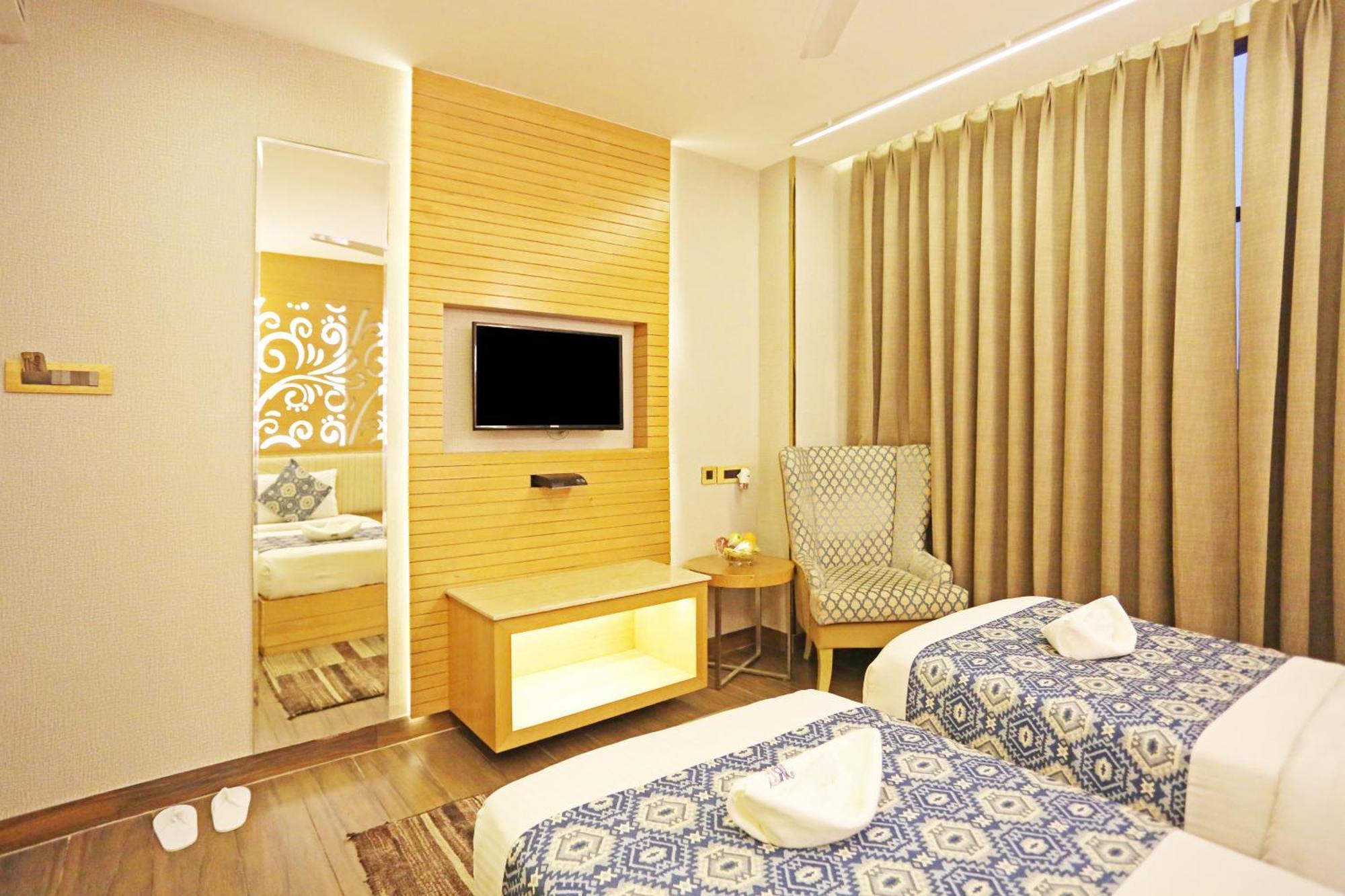 Jrd Luxury-Business Hotel Nuova Delhi Esterno foto