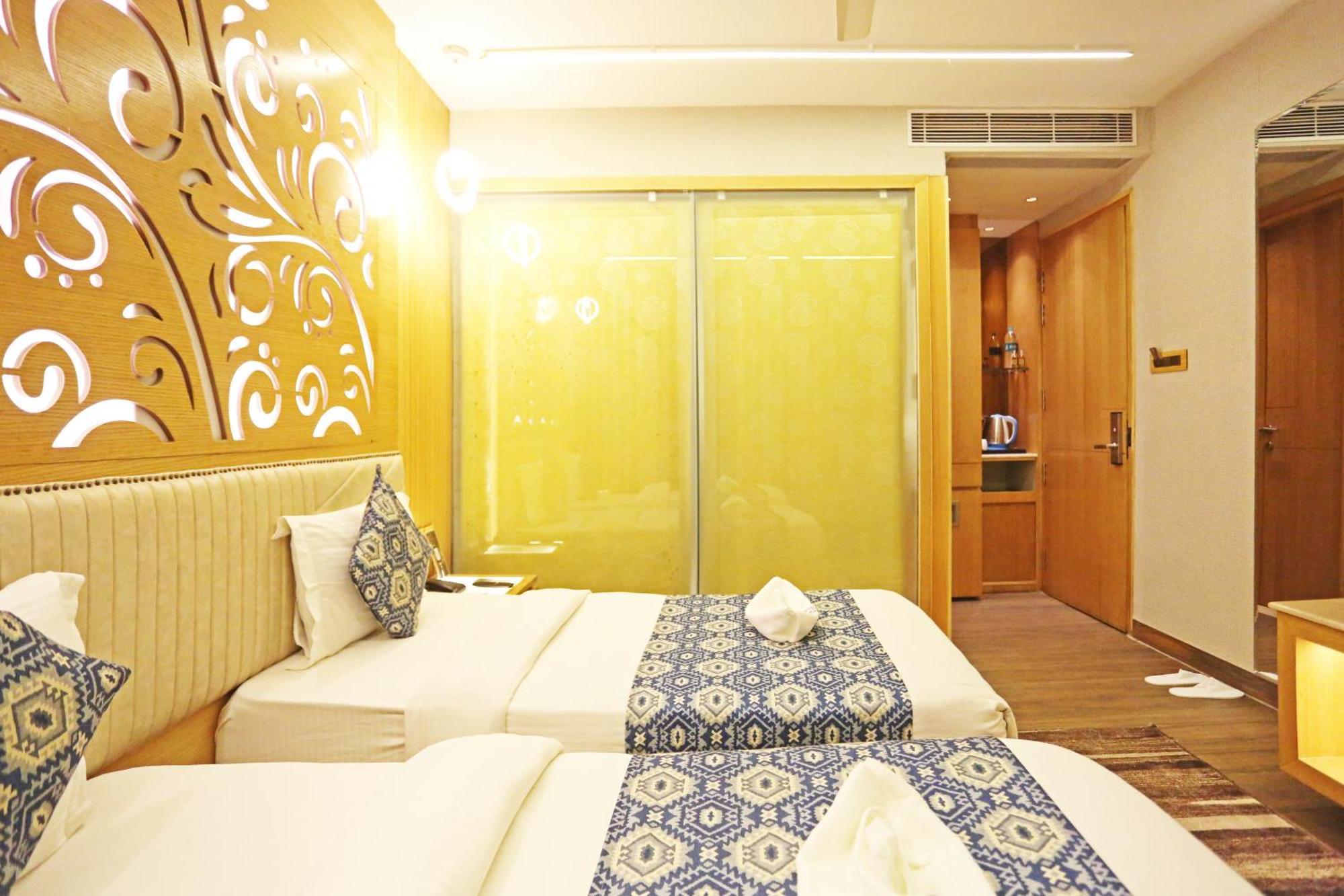 Jrd Luxury-Business Hotel Nuova Delhi Esterno foto