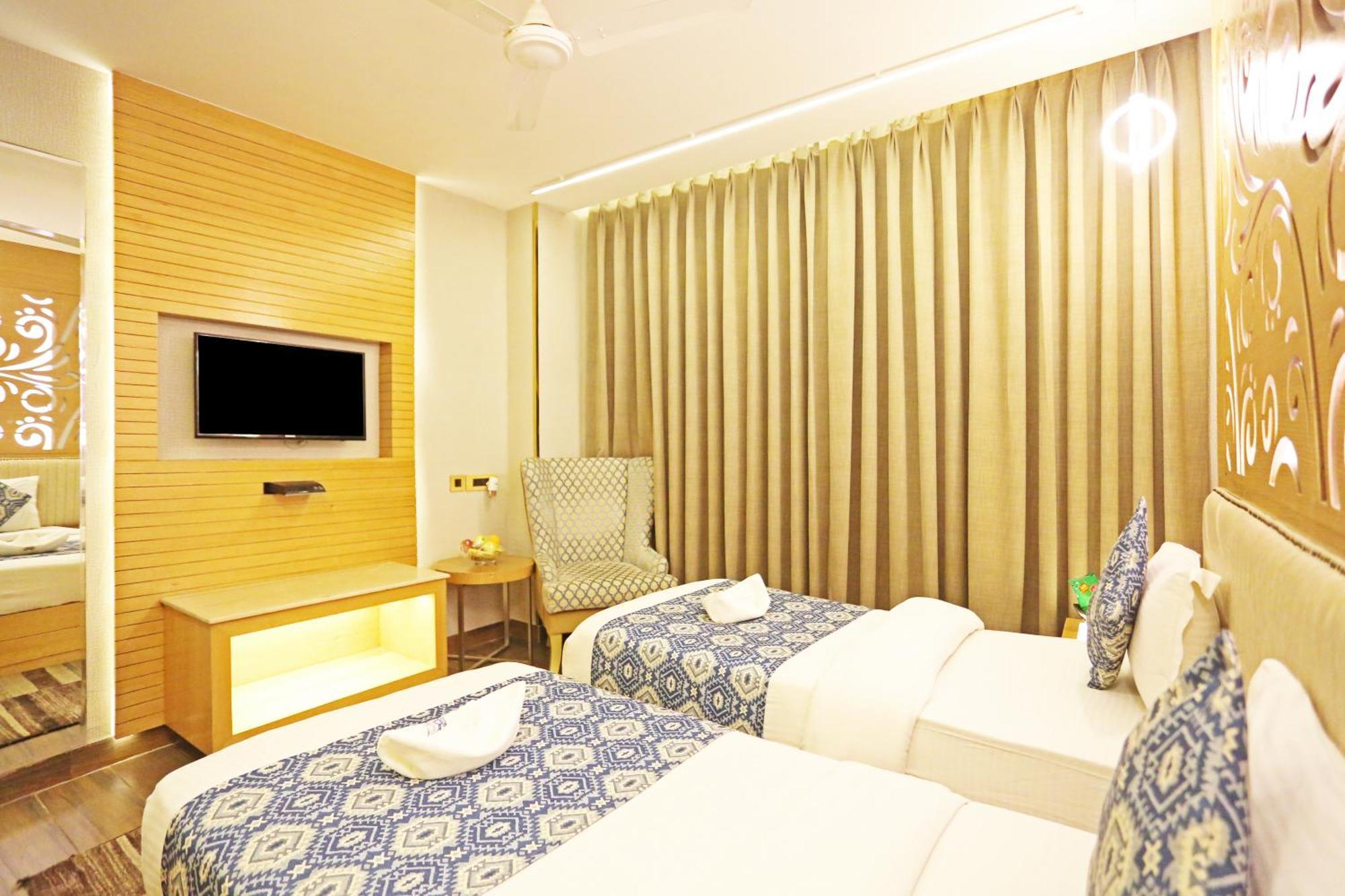 Jrd Luxury-Business Hotel Nuova Delhi Esterno foto