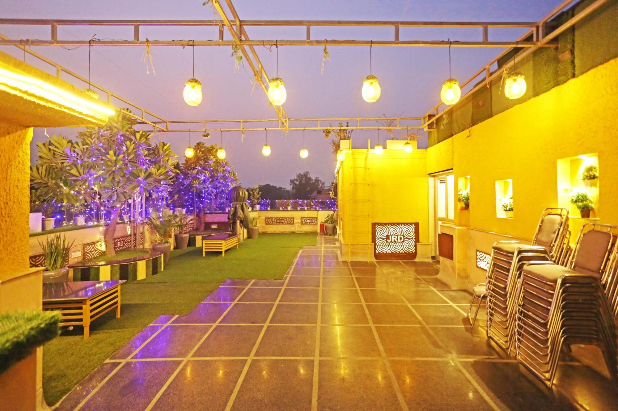 Jrd Luxury-Business Hotel Nuova Delhi Esterno foto