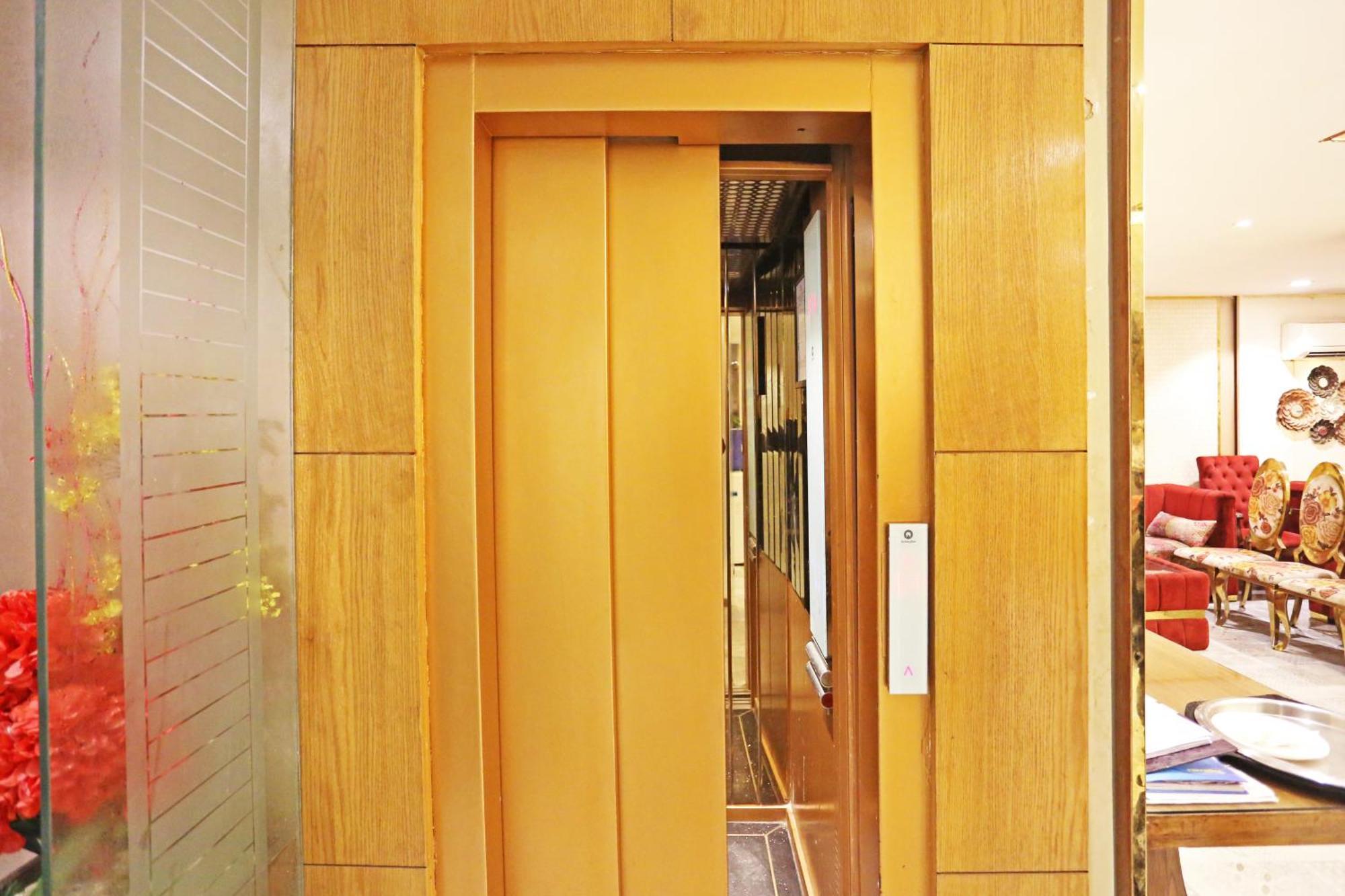 Jrd Luxury-Business Hotel Nuova Delhi Esterno foto